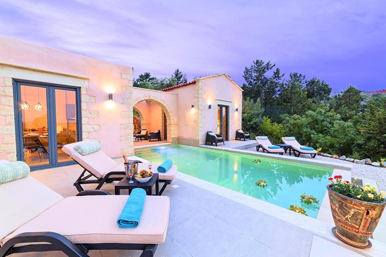 Villa Vardis Heated Pool Vryses ภายนอก รูปภาพ